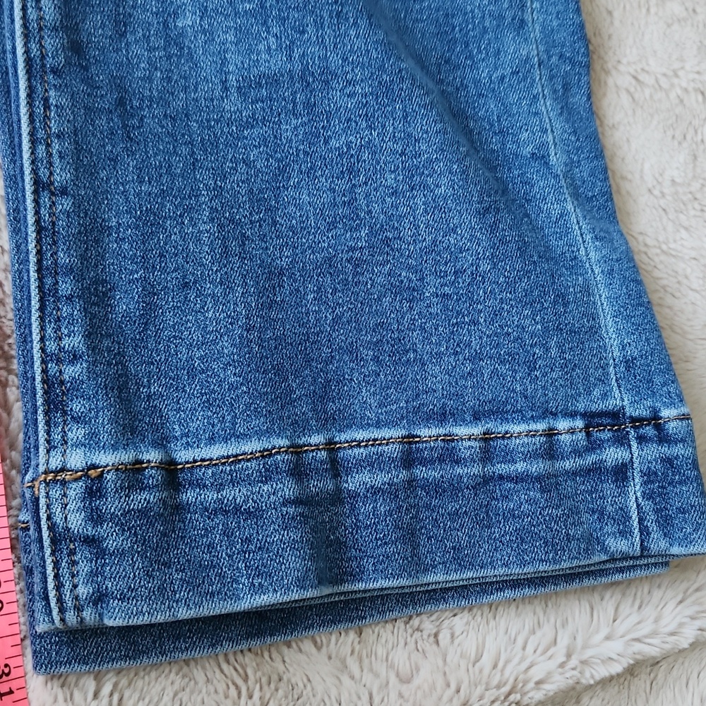 Risen Jeans Wide Leg High Waist Stretchy Medium Wash Blue Model Off-Duty - Picture 8 of 9